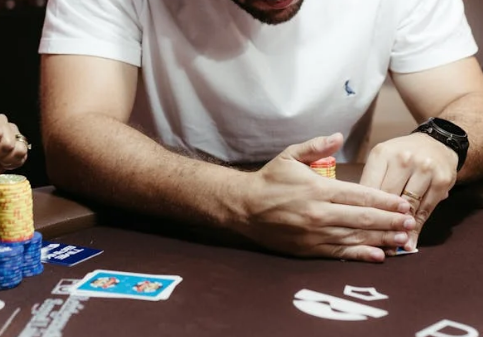 Julat Tangan Mengikut Posisi dalam Texas Hold’em