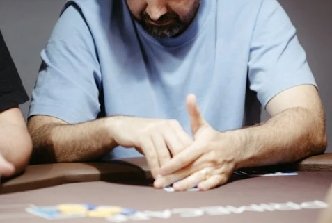 Berapa dek digunakan dalam Texas Hold’em?