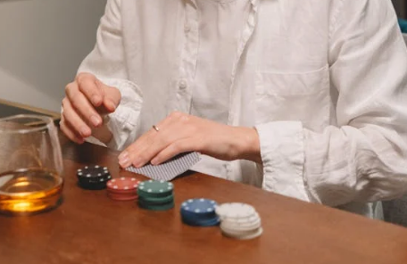Berapa banyak kad yang terdapat dalam Texas Hold'em?